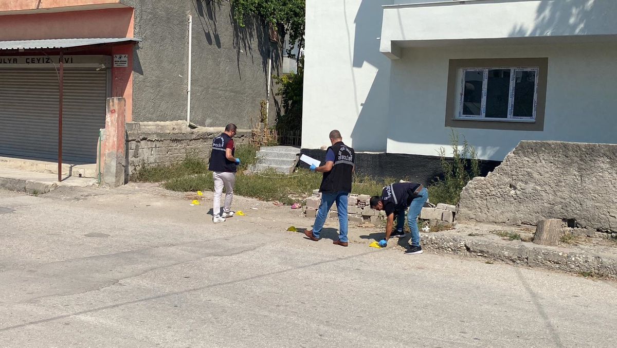 Adana'da boşanma aşamasındaki eşini ve baldızını vurdu: 2 yaralı