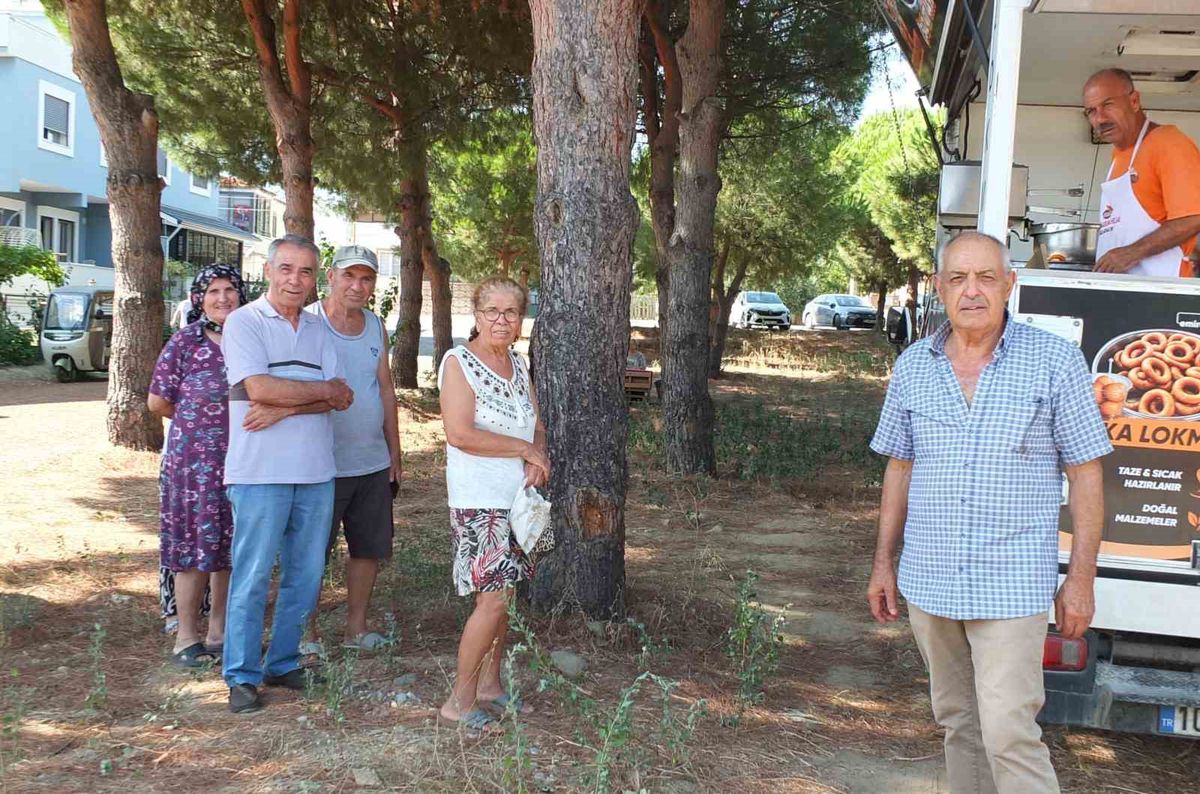 Burhaniye'de Lokma Hayrı Geleneği Sürüyor