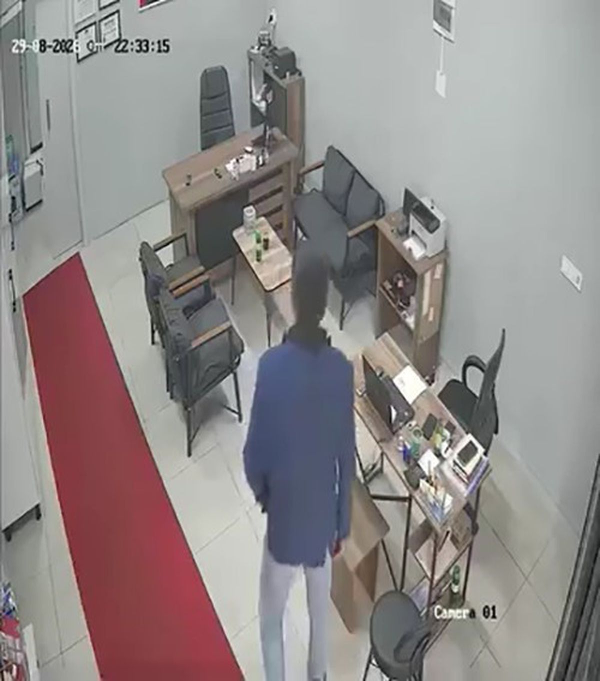 Bursa'da Beyaz Eşya Tamirhanesinde Telefon Hırsızlığı Kamerada