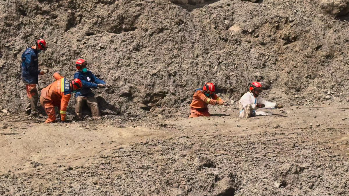 Nepal'de Buzul Çökmesi Çin Sınır Kapısında 16 Can Aldı, 546 Kişi Kayıp