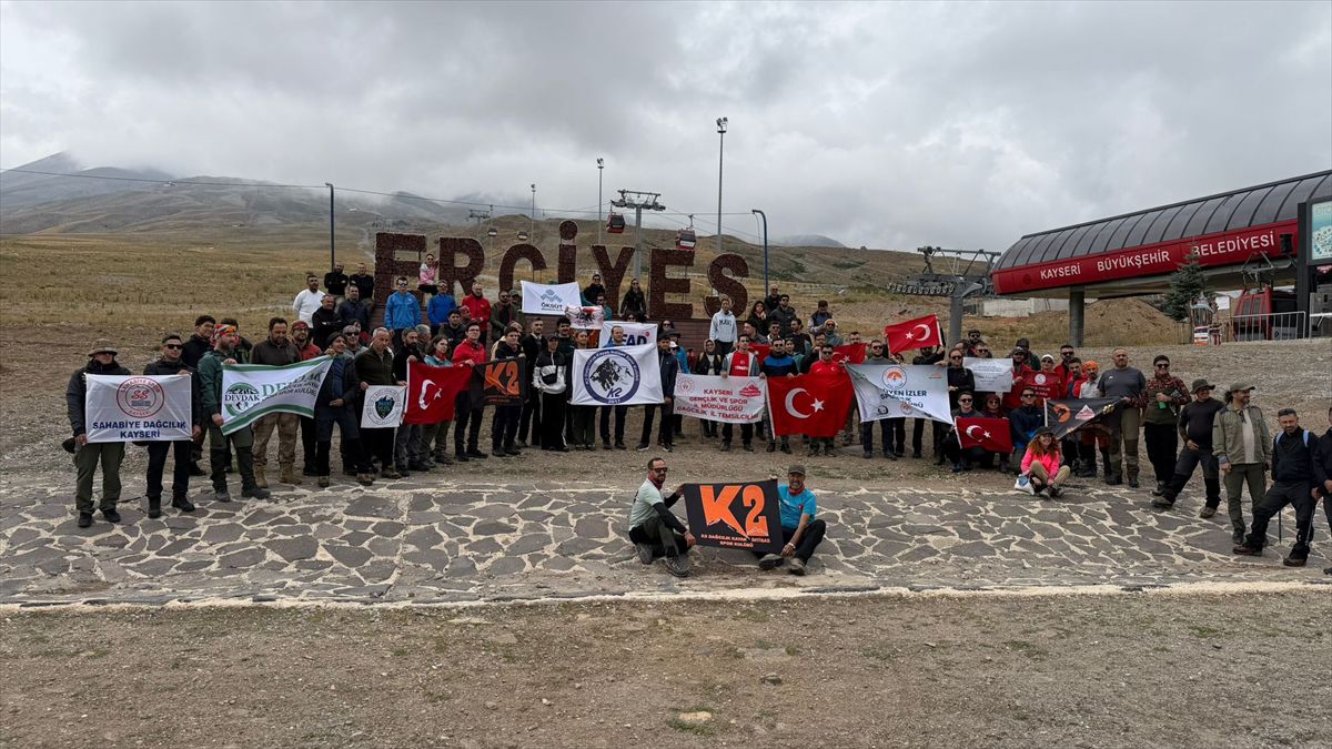 Erciyes'te Zafer Bayramı Zirve Tırmanışı