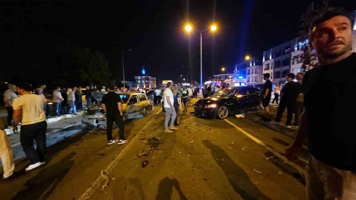 Düzce'de Zincirleme Kaza: 2 Yaralı
