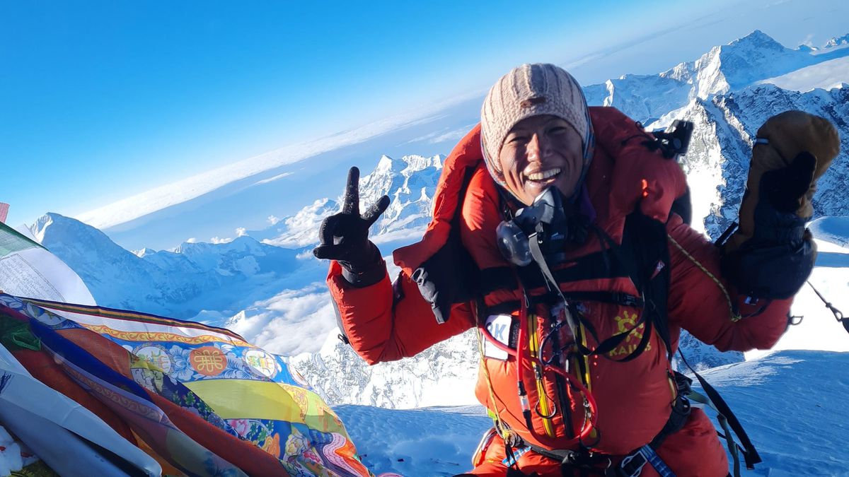 Everest'in Ölüm Bölgesinde Hayatta Kalma Mücadelesi: Oksijen Tüpü Arızalandı, Dağcı Dehşeti Yaşadı