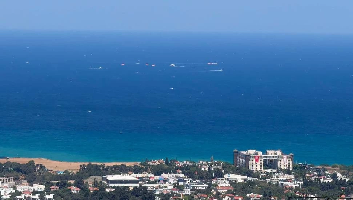 KKTC Girne açıklarında yolcu gemisi alabora oldu: 267 kişi kurtarılıyor