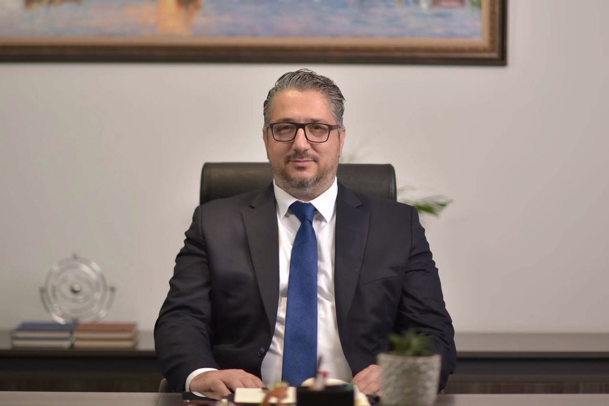Girne açıklarında yolcu gemisi alabora oldu... Belediye Başkanı Şenkul: Filo Denizciliğe ait yolcu gemisi, Diana Beach açıklarında batmıştır