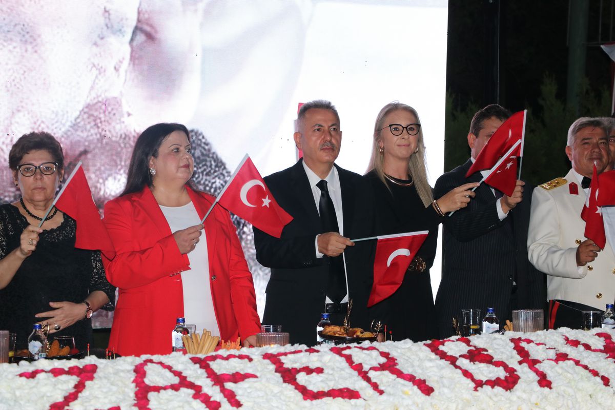 İzmir'de 30 Ağustos Zafer Bayramı Resepsiyonu