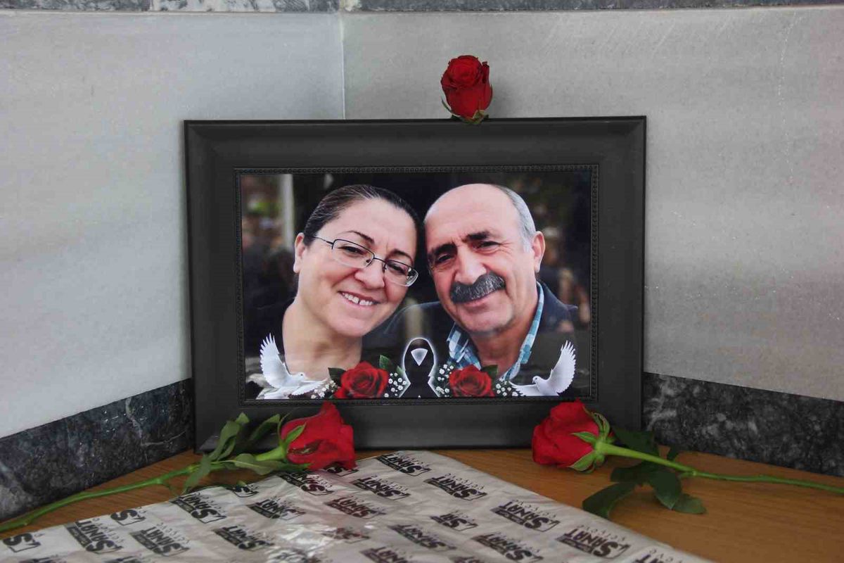 İzmir'deki Kazada Hayatını Kaybeden Çift, Sivas'ta Toprağa Verildi