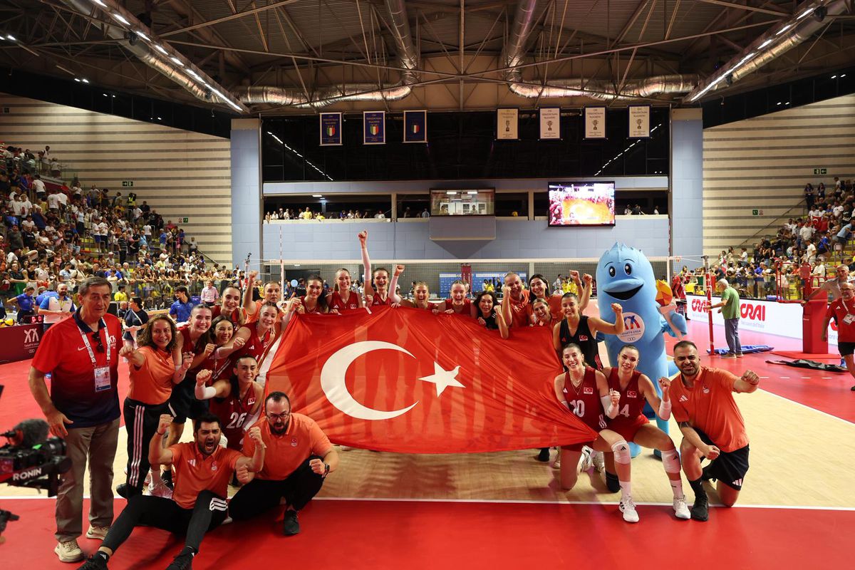 Kadın Voleybolunda Akdeniz Oyunları Şampiyonluğu