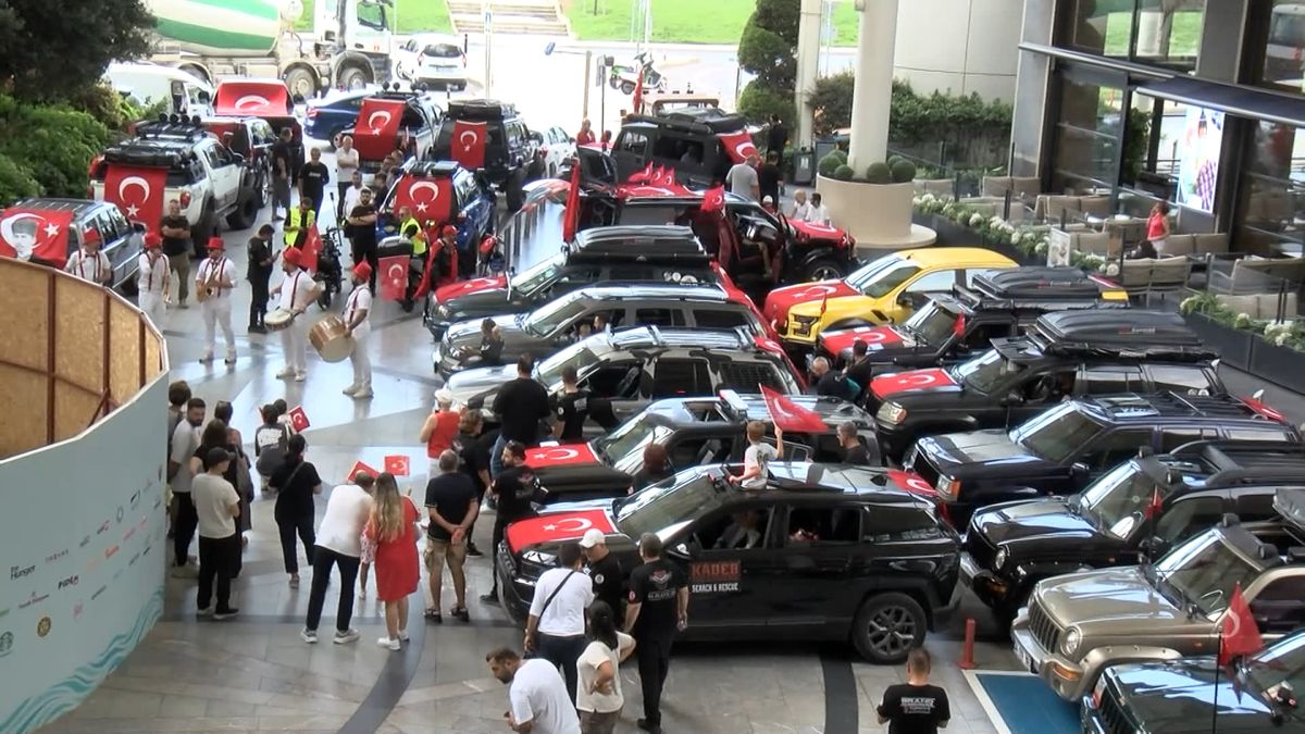 Kartal'da 70 Cipli Zafer Bayramı Konvoyu
