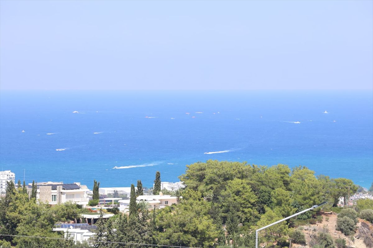 Girne'de Feribot Su Aldı: 267 Kişi Kurtarılıyor