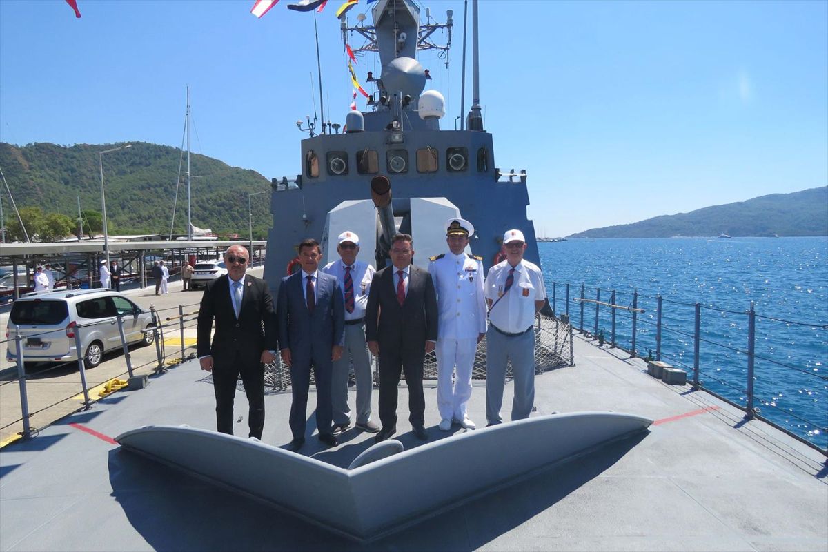 Marmaris'te TCG Bora'ya Anlamlı Ziyaret