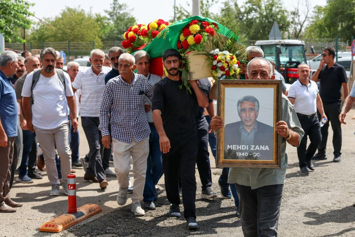 Mehdi Zana son yolculuğuna uğurlandı