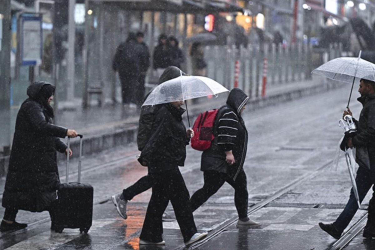 Meteoroloji'den sağanak uyarısı! Çok sayıda il için sarı ve turuncu alarm