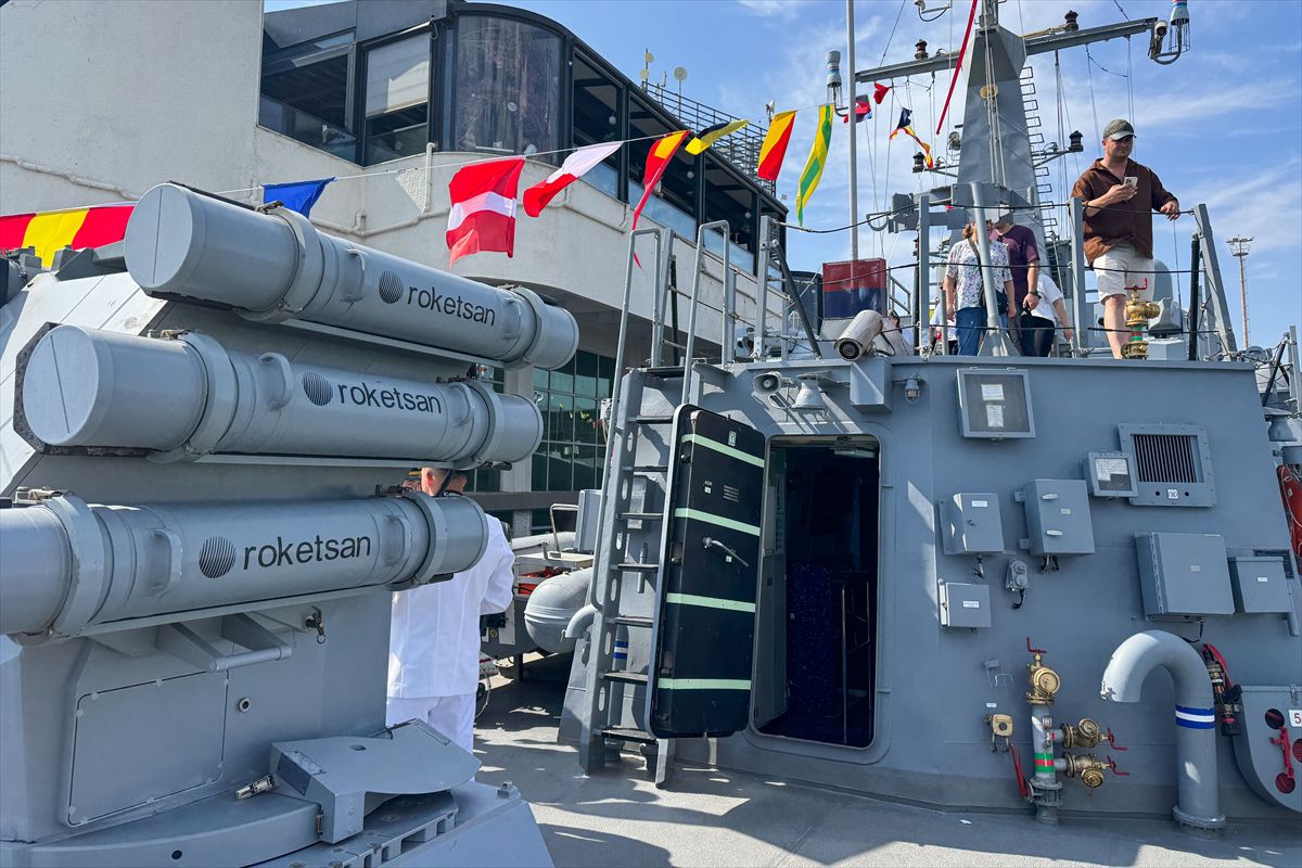 TCG Karşıyaka Gemisi Zafer Bayramı'nda Ziyarete Açıldı