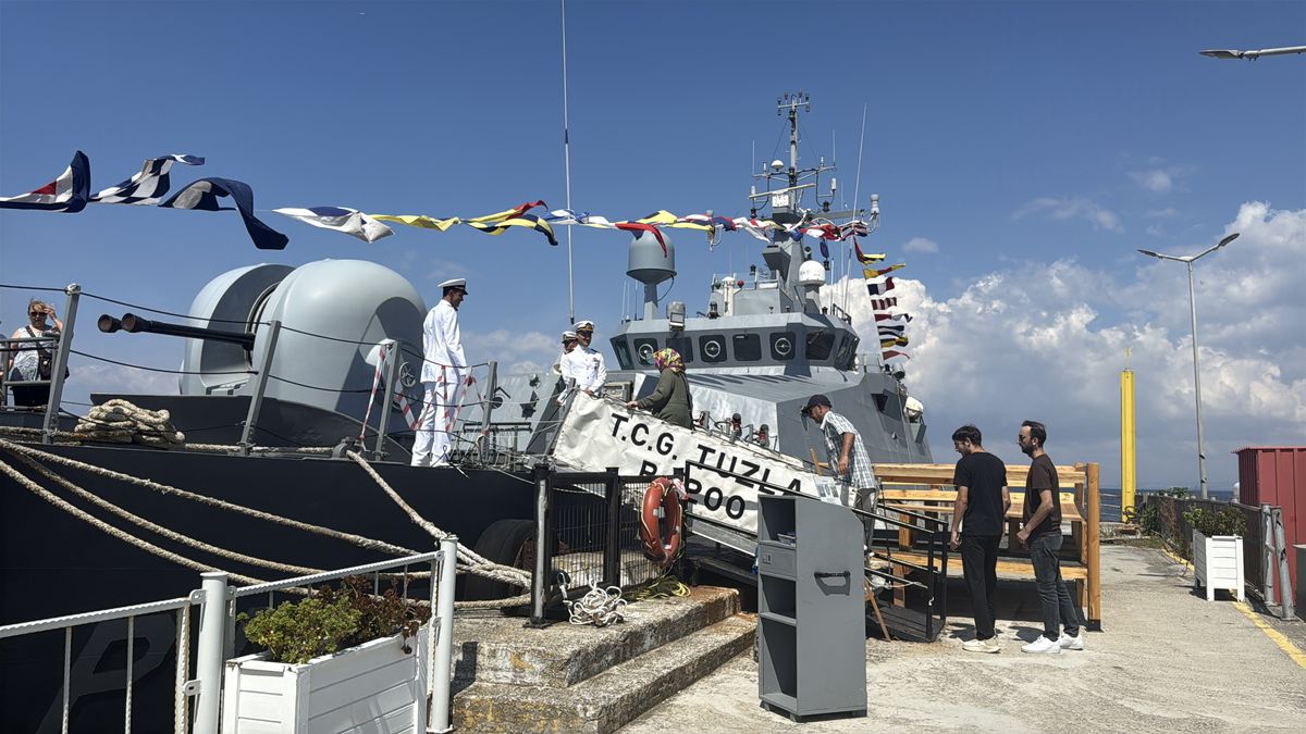 TCG Tuzla Gemisi Yalova’da Ziyarete Açıldı
