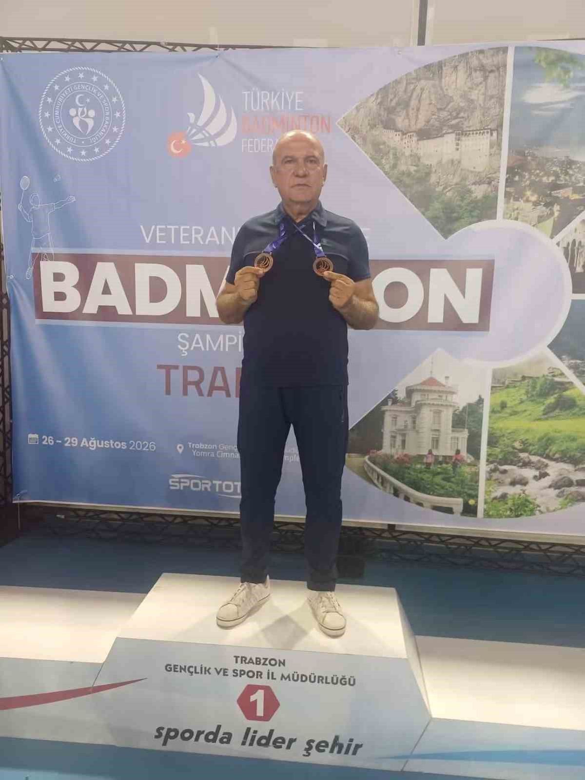 Beypazarılı Veteran Badmintoncu Ali Dönmez'den Çifte Türkiye Üçüncülüğü