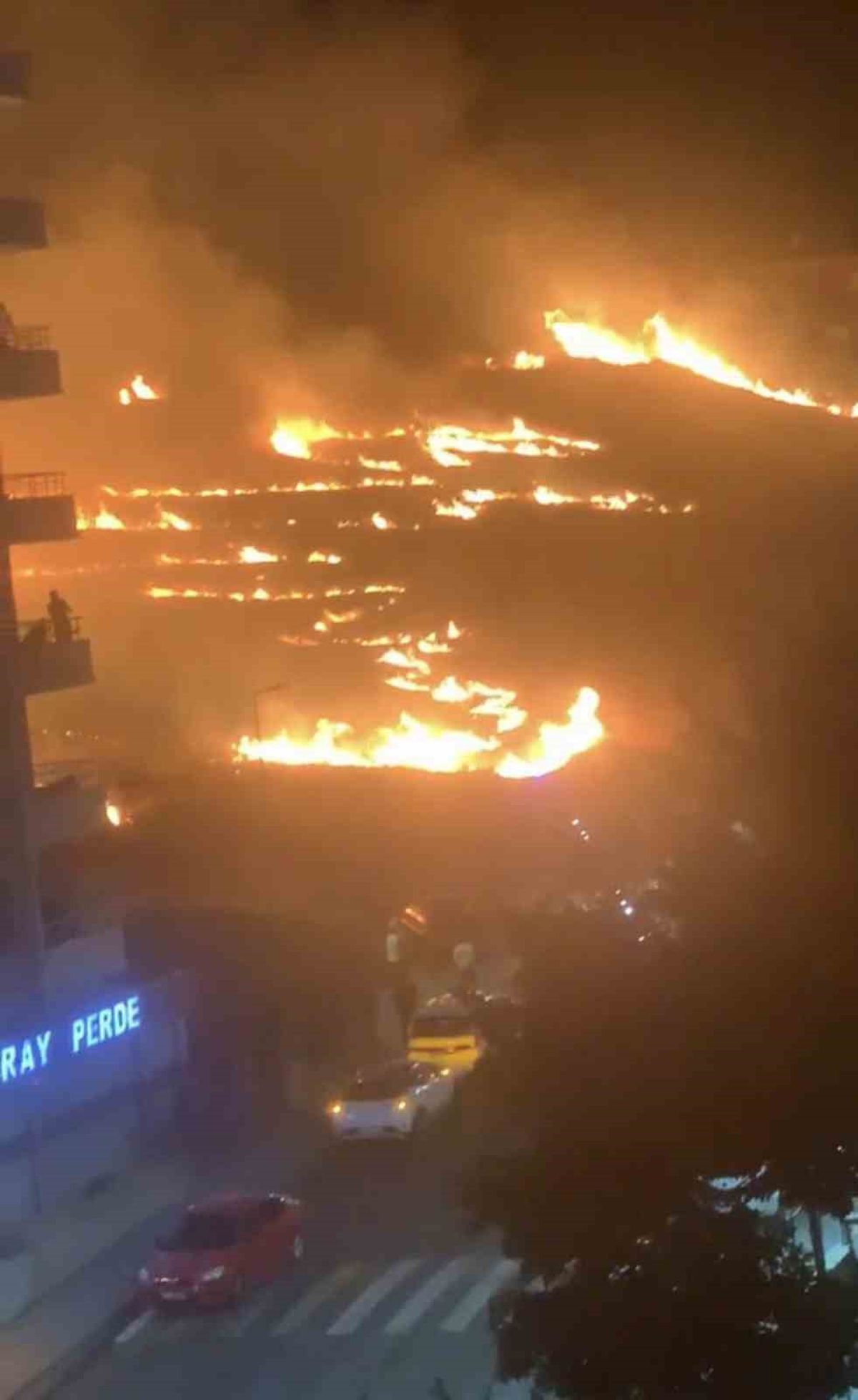 Gelin Alayında Havai Fişek Yangını