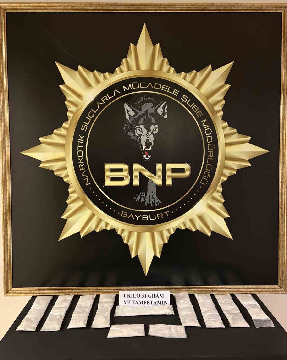 Bayburt'ta Metamfetamin Operasyonu: 1 Kilo 31 Gram Ele Geçirildi, Zanlı Tutuklandı