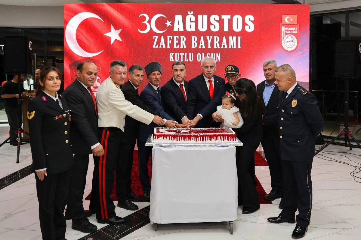 Bayburt'ta 30 Ağustos Zafer Bayramı Resepsiyonu Düzenlendi