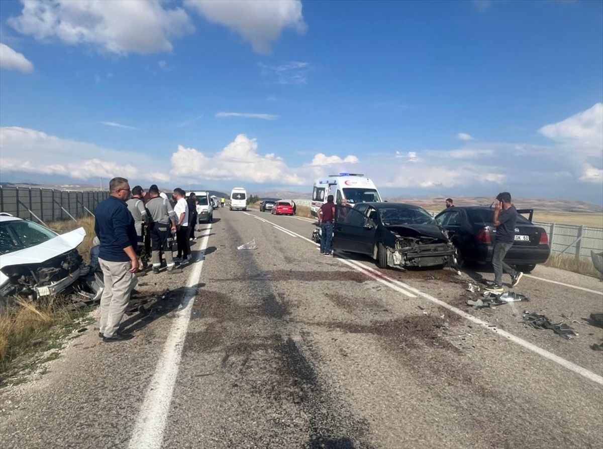 Bayburt'ta 3 Araçlı Kazada 9 Yaralı