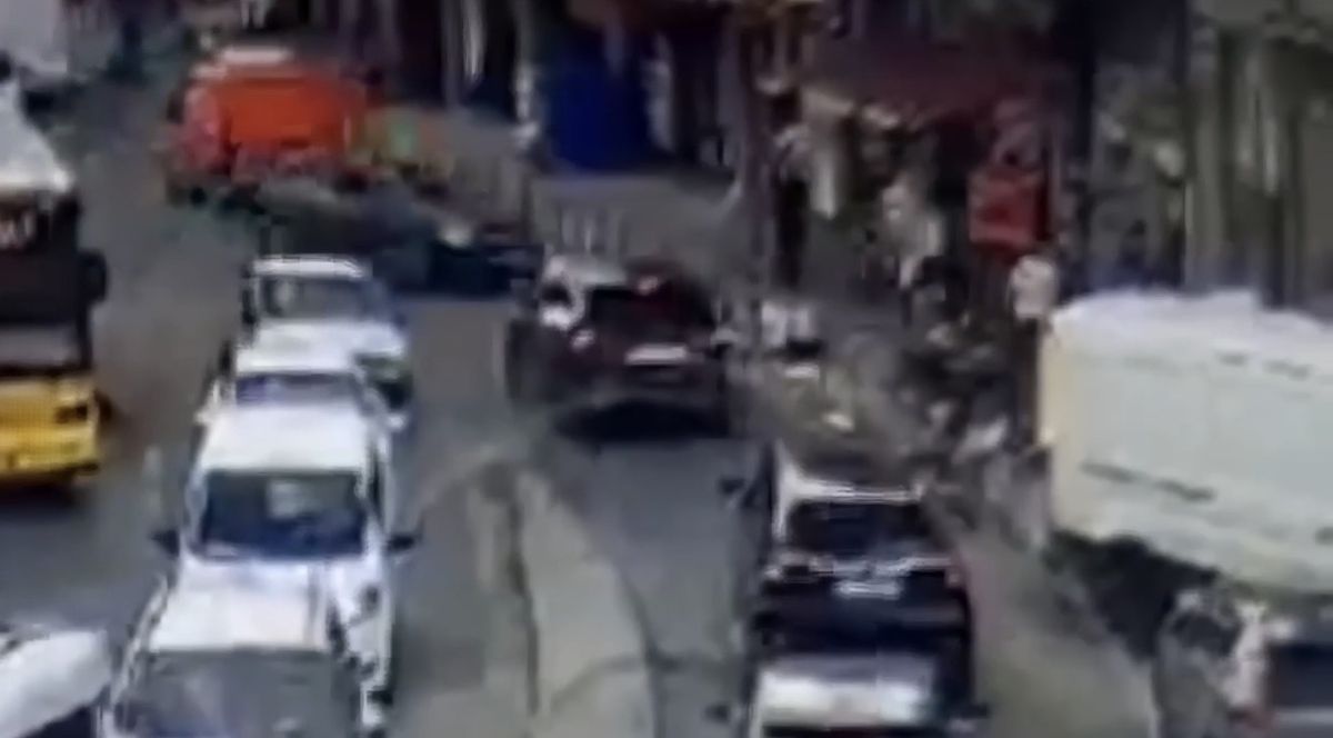 Beykoz'da Otomobil Yayalara Daldı: 5 Yaralı