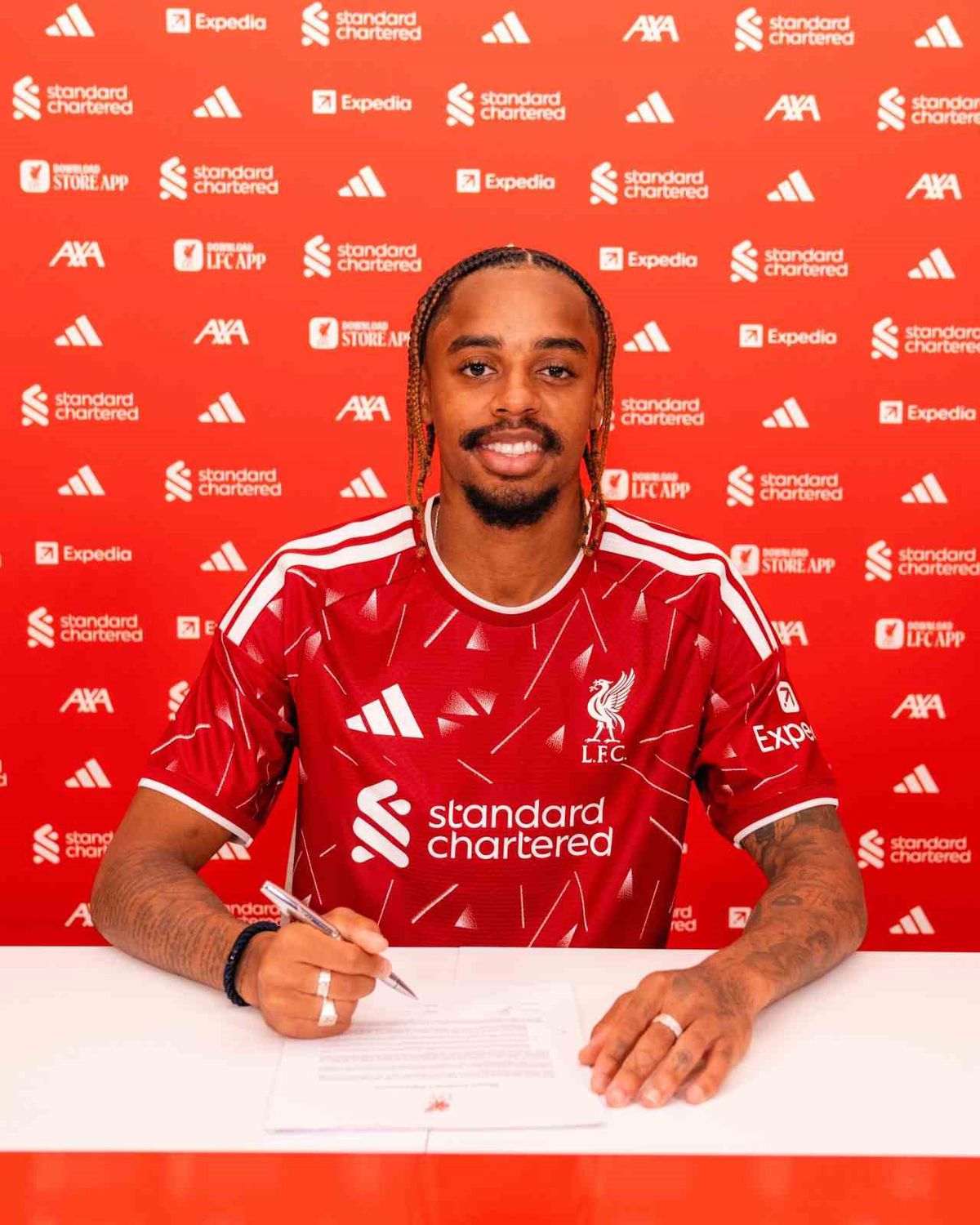 Liverpool, Barcola'yı kadrosuna kattı