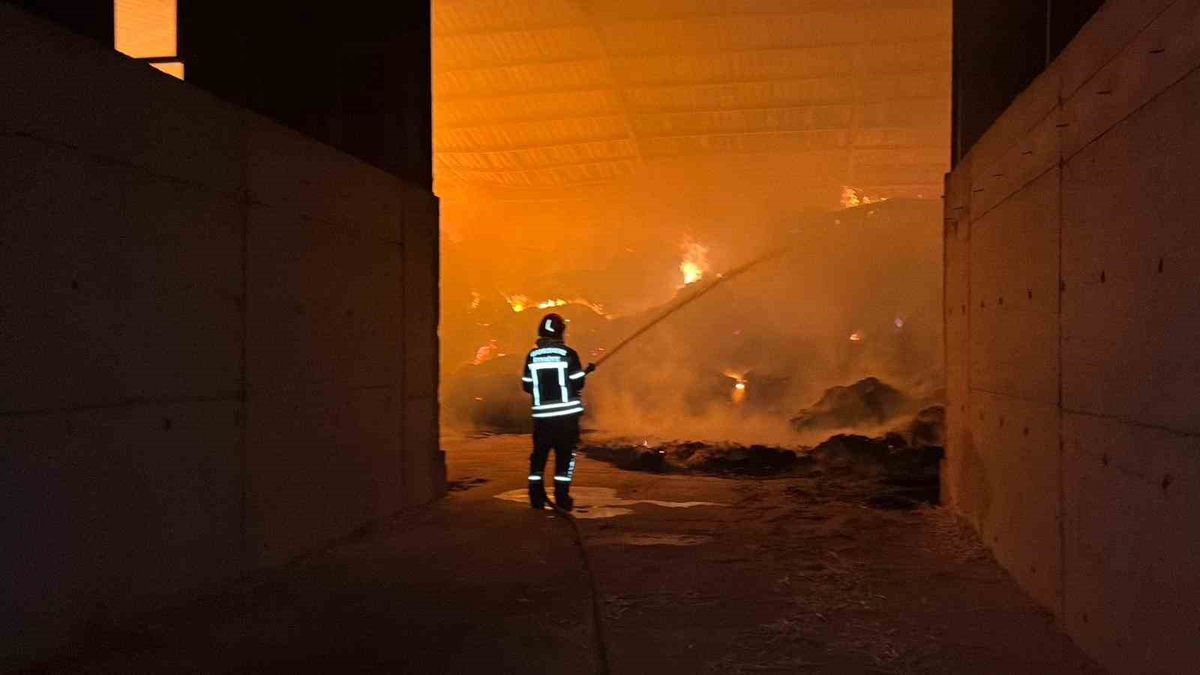 Burdur'da Çiftlik Yangını Kontrol Altına Alındı