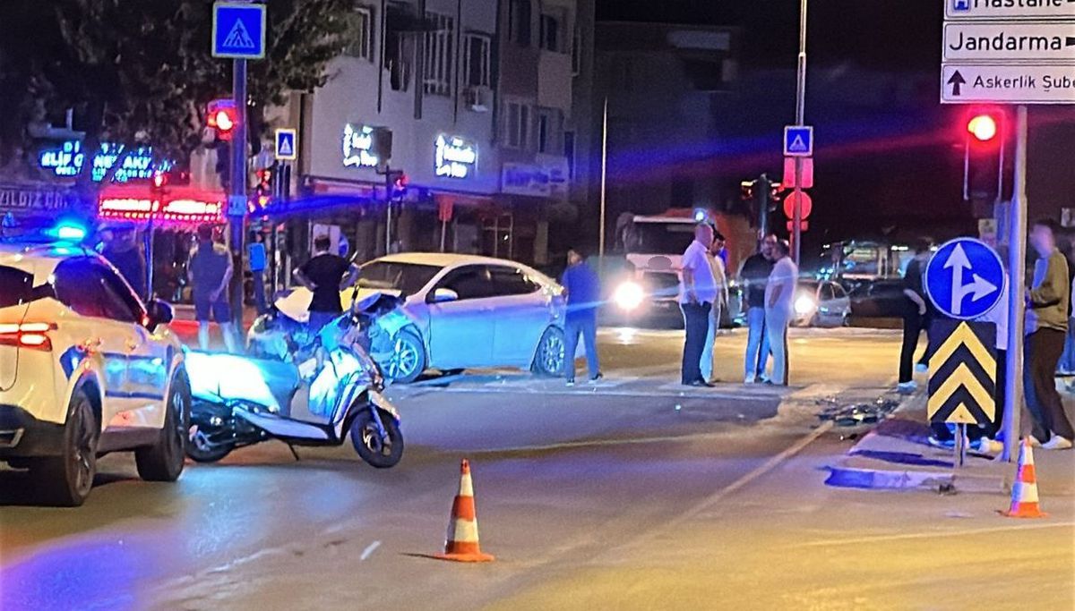 İnegöl'de İki Otomobil Çarpıştı: 9 Yaralı