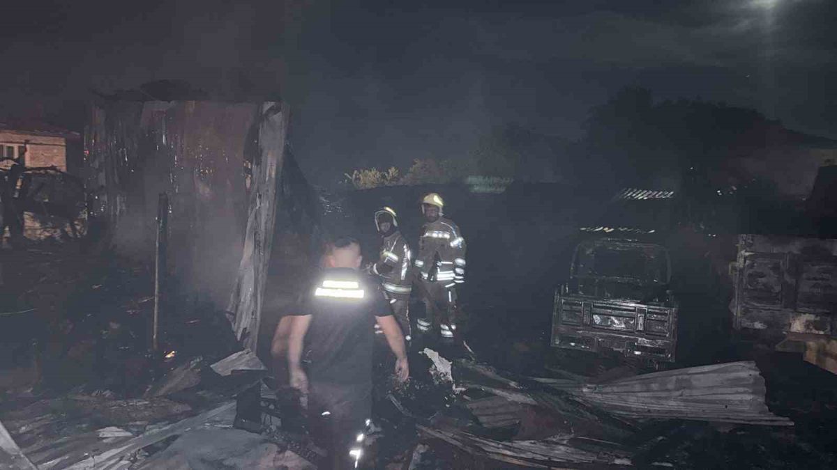 Harmancık'ta Samanlık Yangını Eve Sıçradı