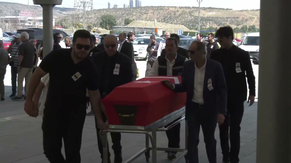Cevdet Selvi’nin cenazesi, Gölbaşı Mezarlığı’nda toprağa verildi