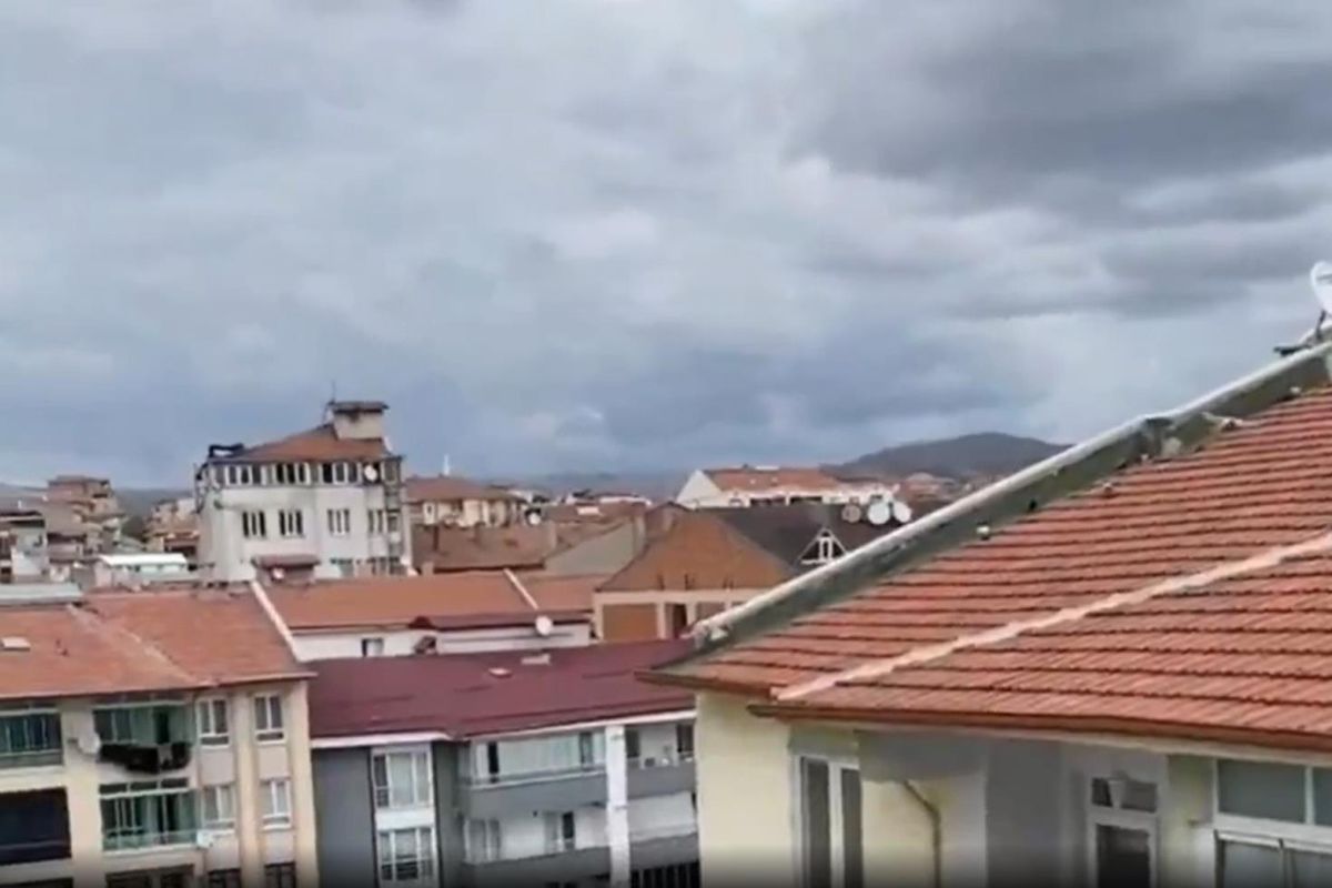 Çorum'da camiden yükselen şarkı şaşkına çevirdi