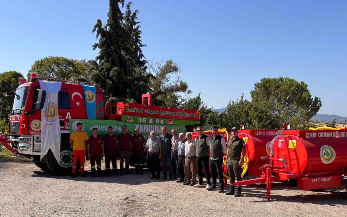 Demirci'de orman yangınlarına karşı kooperatiflere yangın söndürme tankerleri teslim edildi