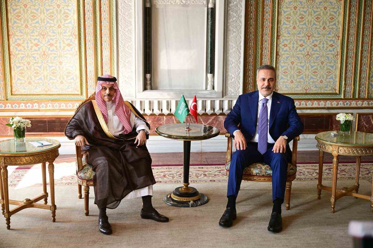 Fidan ve Suudi mevkidaşı Mekke Anlaşması toplantısında bir araya geldi
