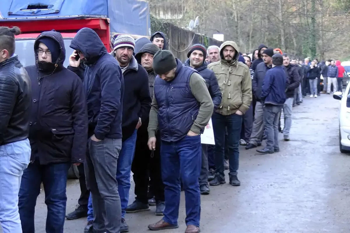 DİSK-AR: Geniş tanımlı işsiz sayısı 12 milyon 305 bine, oran yüzde 30,6'ya yükseldi