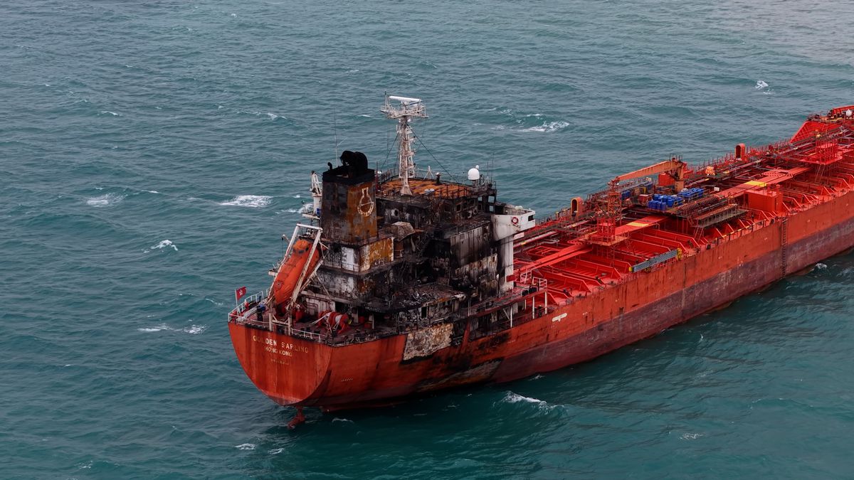 Alaçam'da karaya oturan tanker römorkörle kaldırılacak
