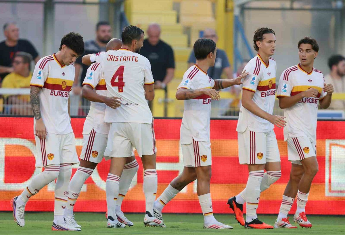 Roma Seri A'da Farklı: Fenerbahçe Devler Ligi'nde Zorlu Rakipte