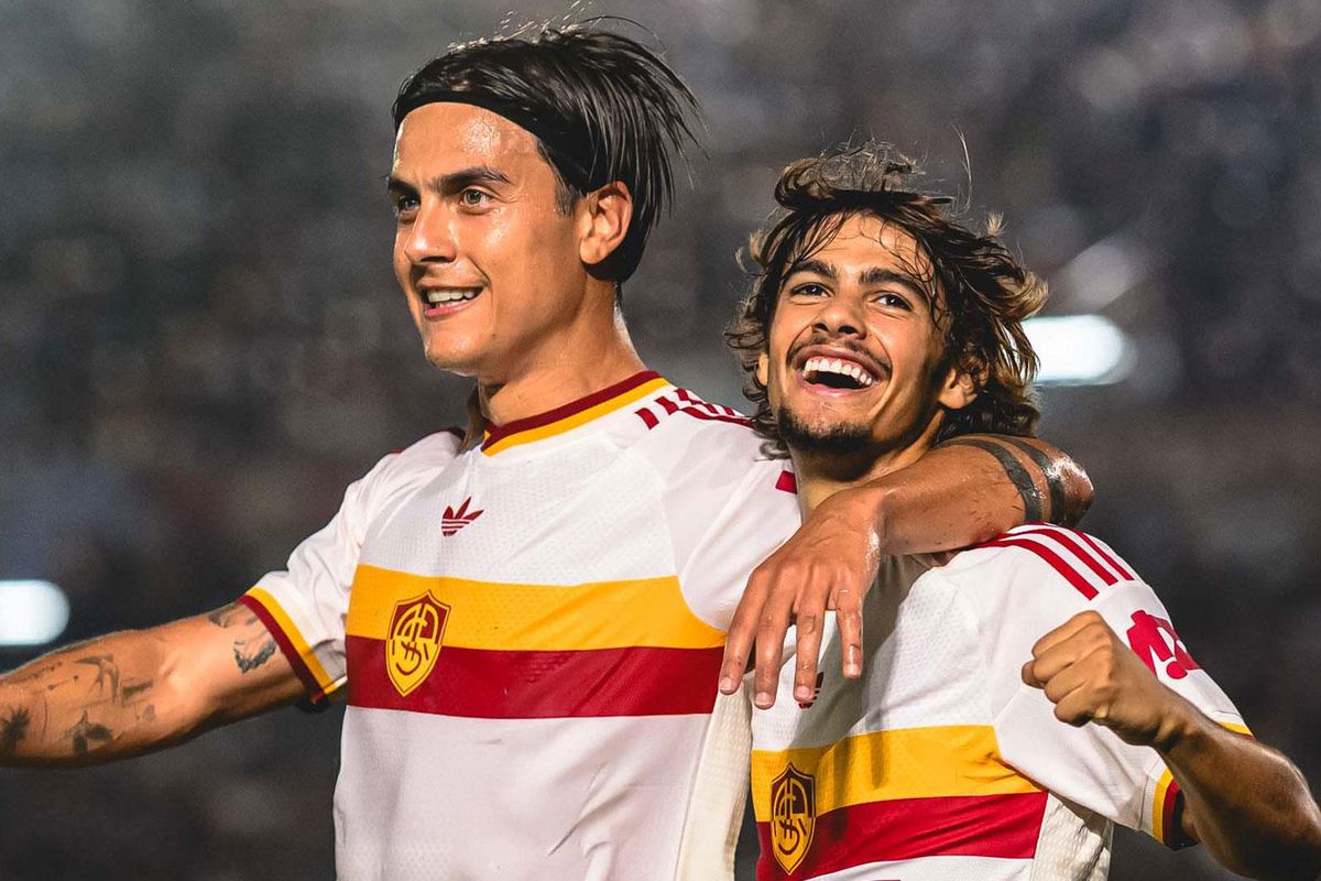 Fenerbahçe'nin rakibi Roma'dan lige inanılmaz başlangıç