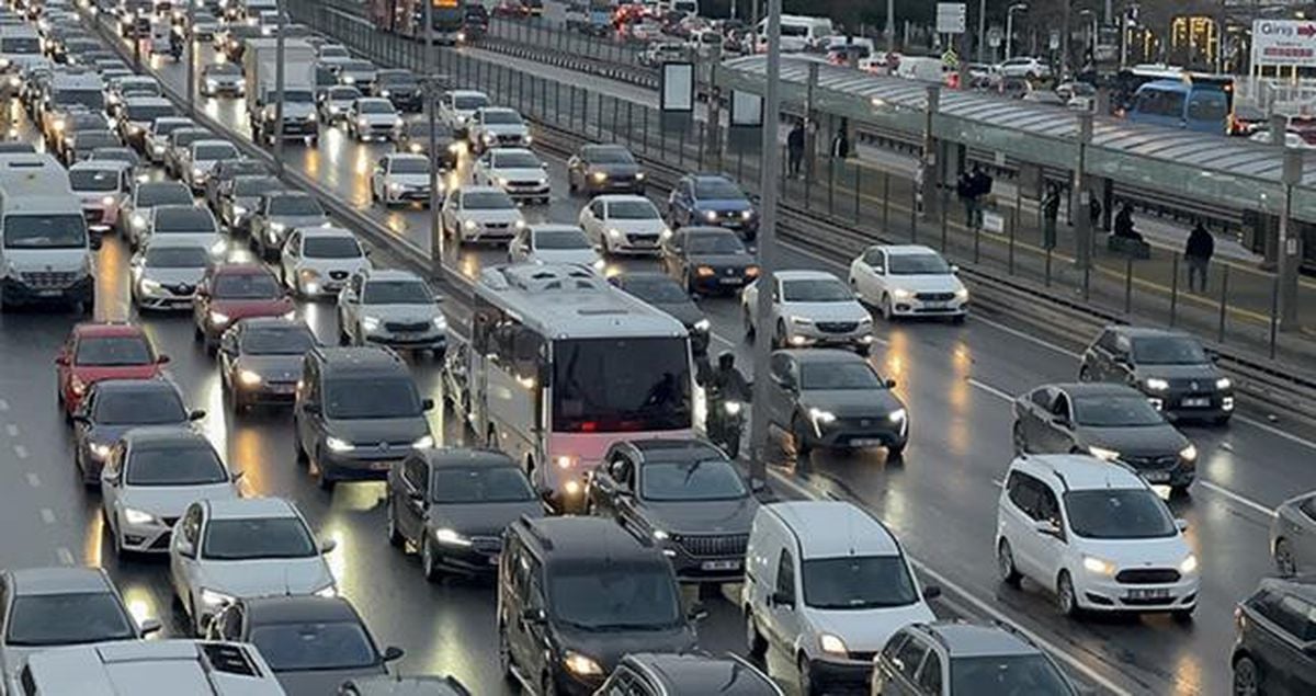 İstanbul'da trafik var mı? SON DAKİKA! 31 Ağustos Pazartesi hangi ilçelerde trafik var, hangi yollar kapalı?