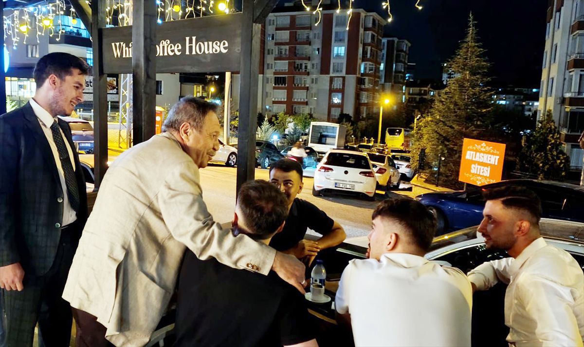 İYİ Parti Milletvekili Arslan Beypazarı'nda Esnafı ve Gençleri Dinledi