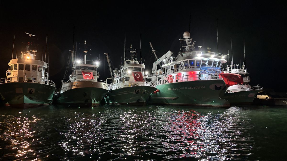 Samsun'da Balıkçılar 'Vira Bismillah' ile Yeni Sezona Başladı