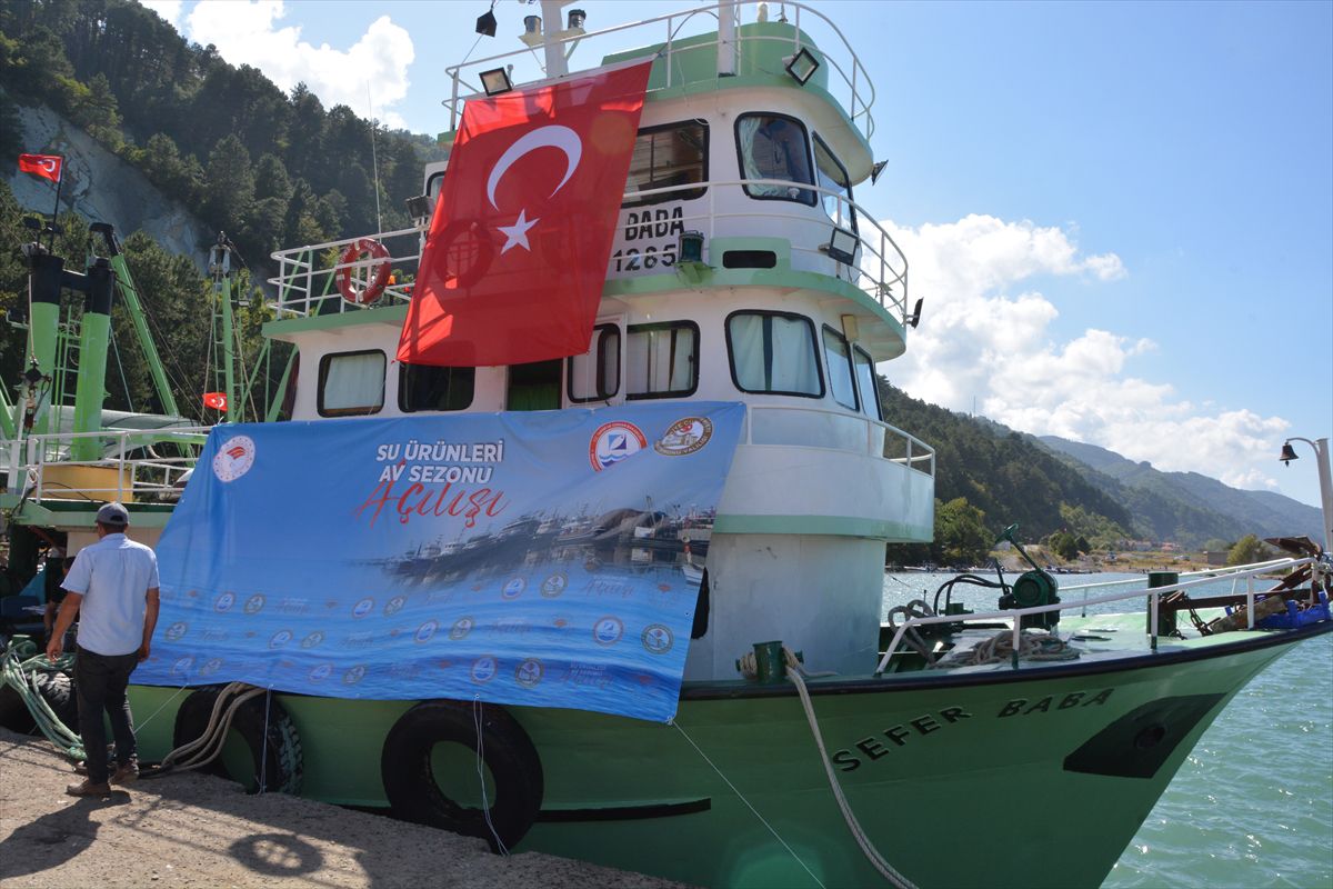 İnebolu'da 2026-2027 Su Ürünleri Av Sezonu Törenle Açıldı