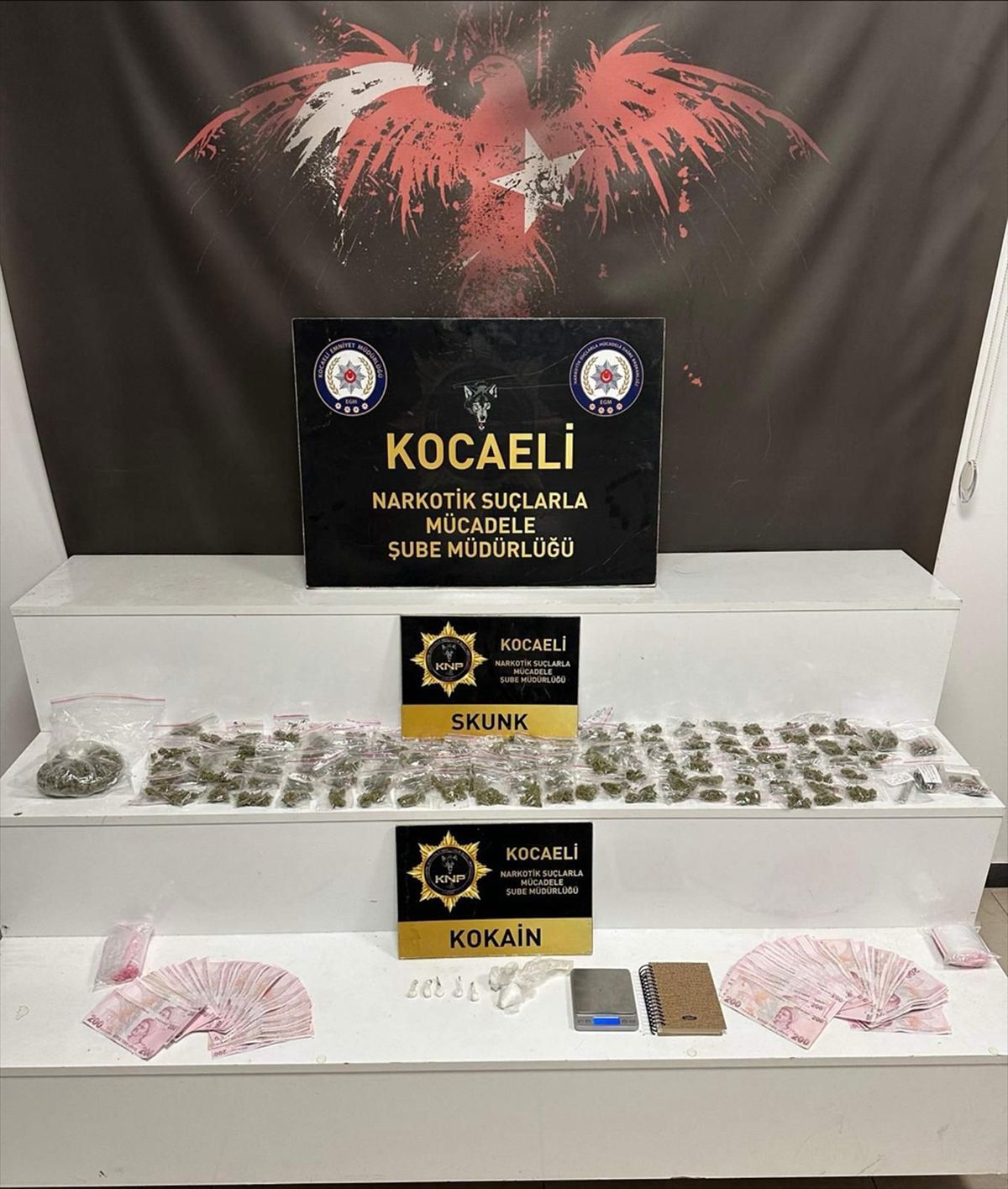Kocaeli'de Uyuşturucu Operasyonu: 5 Tutuklama, 1 Teslim