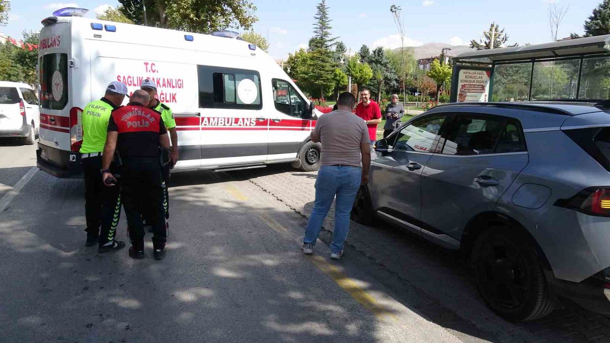 Malatya'da Otomobil-Motosiklet Çarpışması: 1 Yaralı