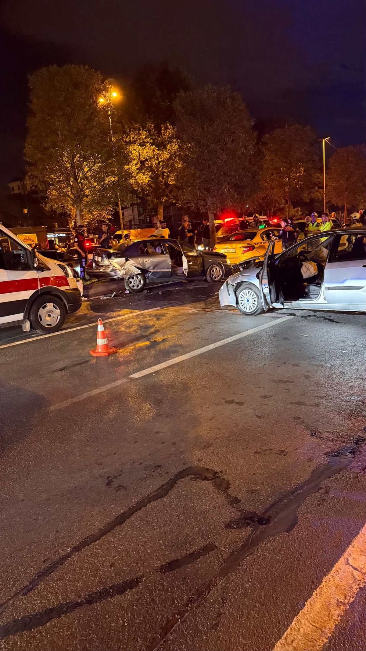 Maltepe'de Zincirleme Kaza: 1 Ölü, 1 Yaralı