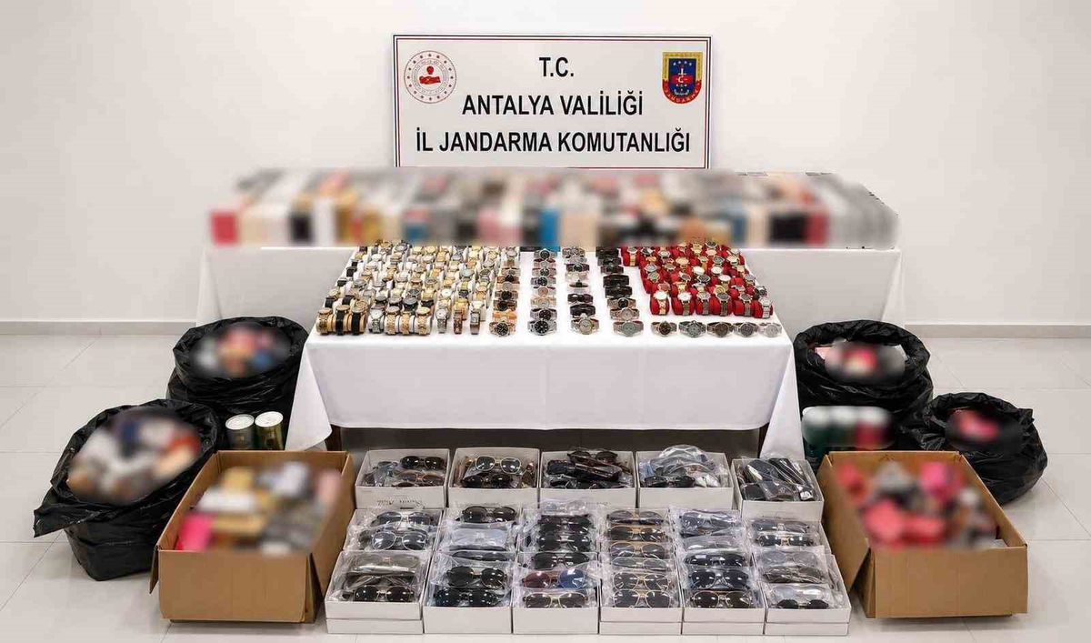 Manavgat'ta Gümrük Kaçağı Operasyonu: 4 Milyon 350 Bin Lira Değerinde Ürün Ele Geçirildi