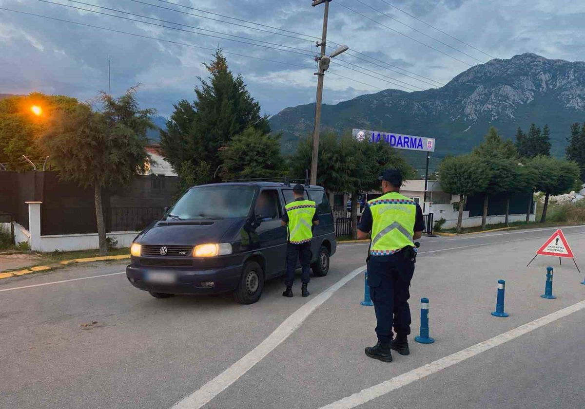 Muğla'da Trafik Denetimlerinde 17 Bin 710 Araç Kontrol Edildi