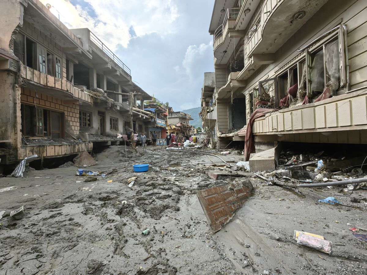 Nepal'de sel ve heyelan felaketinde can kaybı 903'e yükseldi