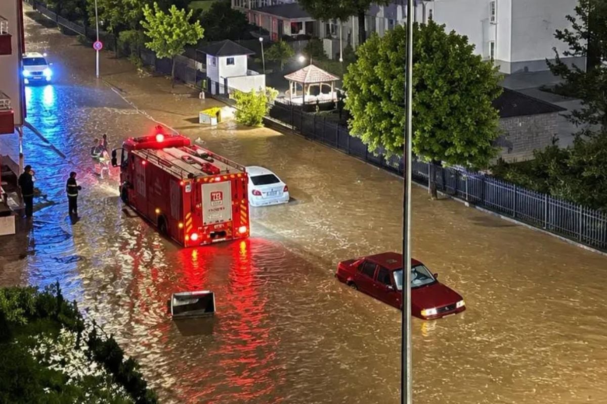 Ordu ve Giresun'da sağanak: Su baskınları ve toprak kaymaları