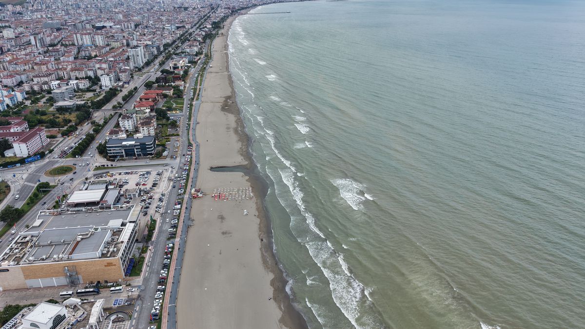 Samsun'da Olumsuz Hava Koşulları Nedeniyle Denize Girilmemesi Uyarısı