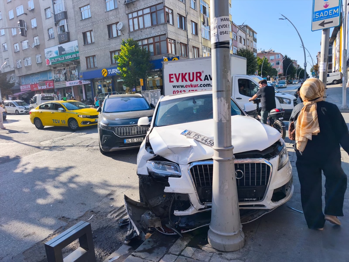 Sultangazi'de Kaza Anı Kamerada: 1 Yaralı